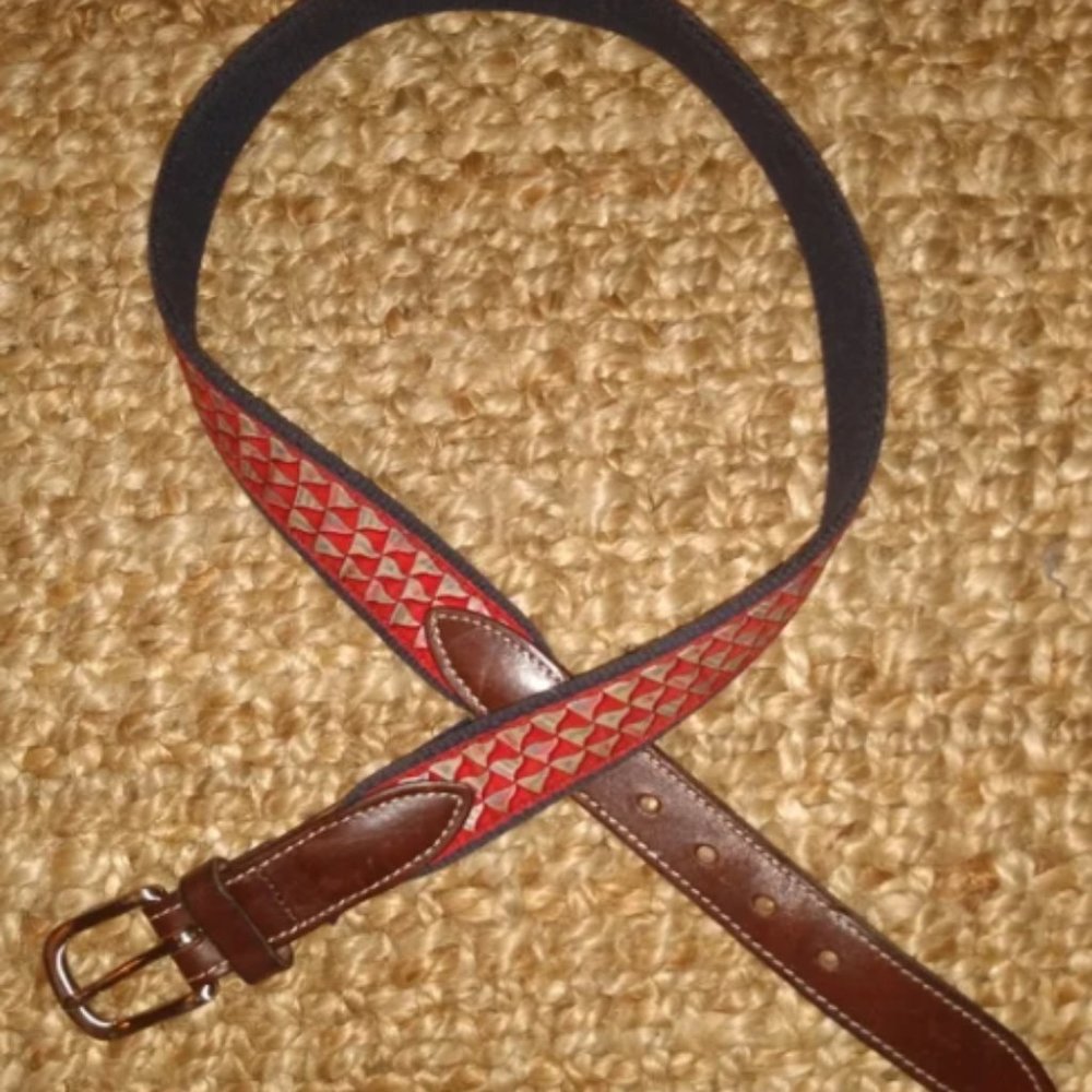 Vineyard Vine Belt size 30